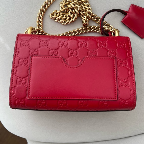 Gucci small padlock red handbag. Bought from Gucci store in Montréal - Picture 8 of 15